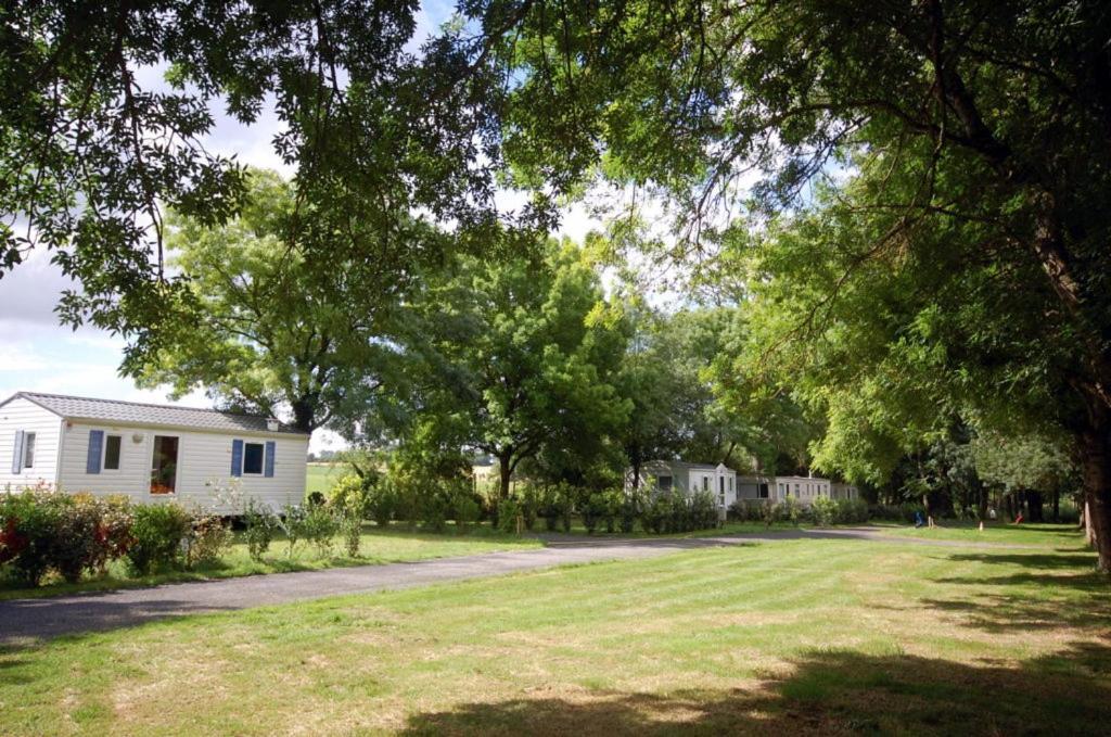 Camping Les 2 Salamandres Arces-sur-Gironde Exterior photo