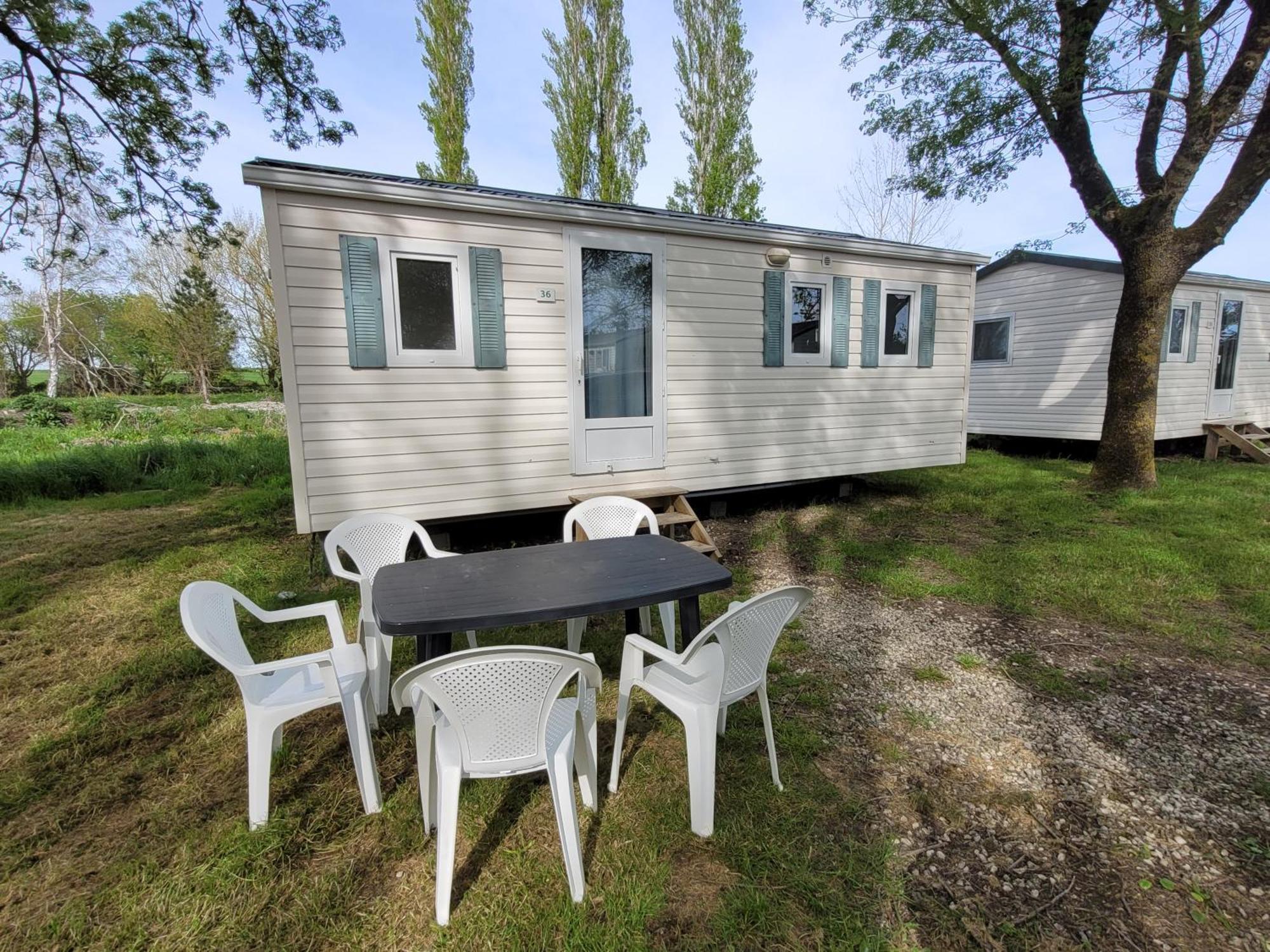 Camping Les 2 Salamandres Arces-sur-Gironde Exterior photo